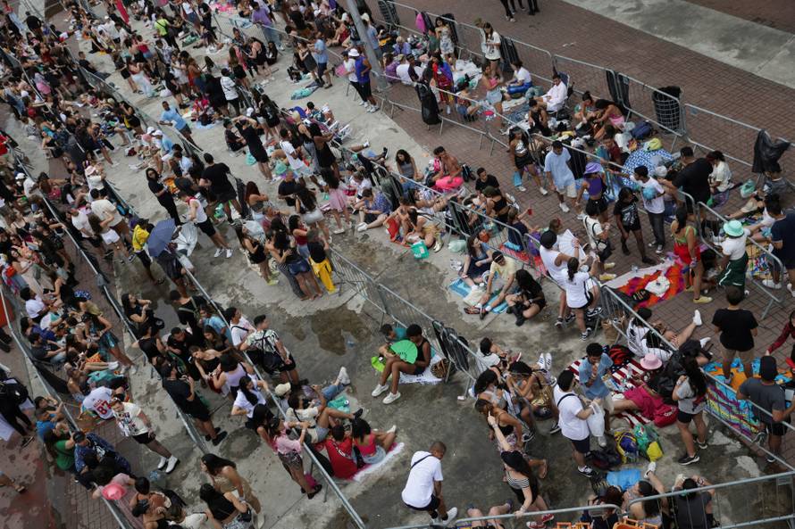 Brazilian Swifties gather in Rio for pop star's delayed concert after extreme heatwave