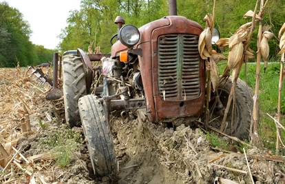 Traktor prešao preko muškarca u Pazinu: 'Teško je ozlijeđen'