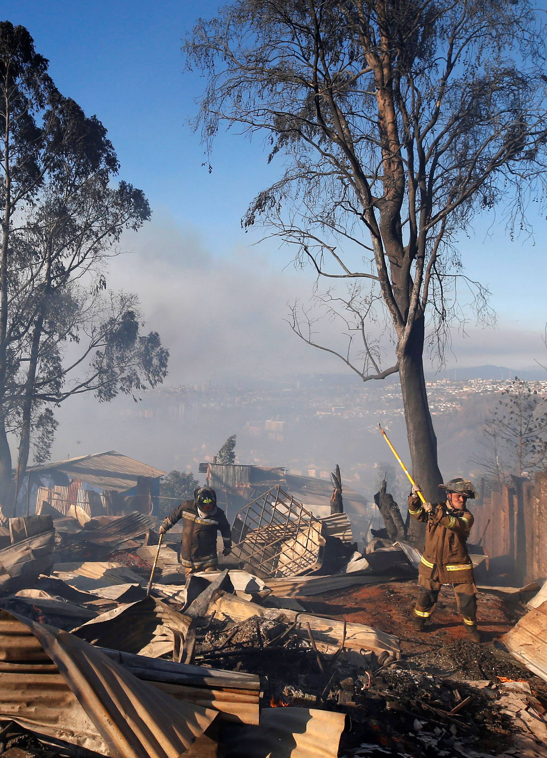 Evakuacija u tijeku: Stravični požar guta  grad, gori 120 kuća