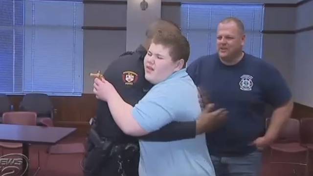 Policajac je  'spasio' plišanog medvjedića autističnog dječaka