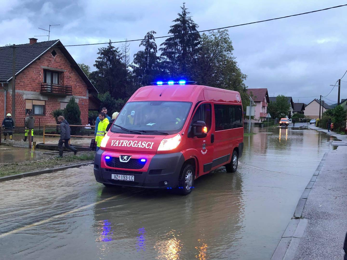 FOTO Kaos i na sjeveru, brojne ceste i kuće poplavile. Stričak: Strašno, sve snage su na terenu