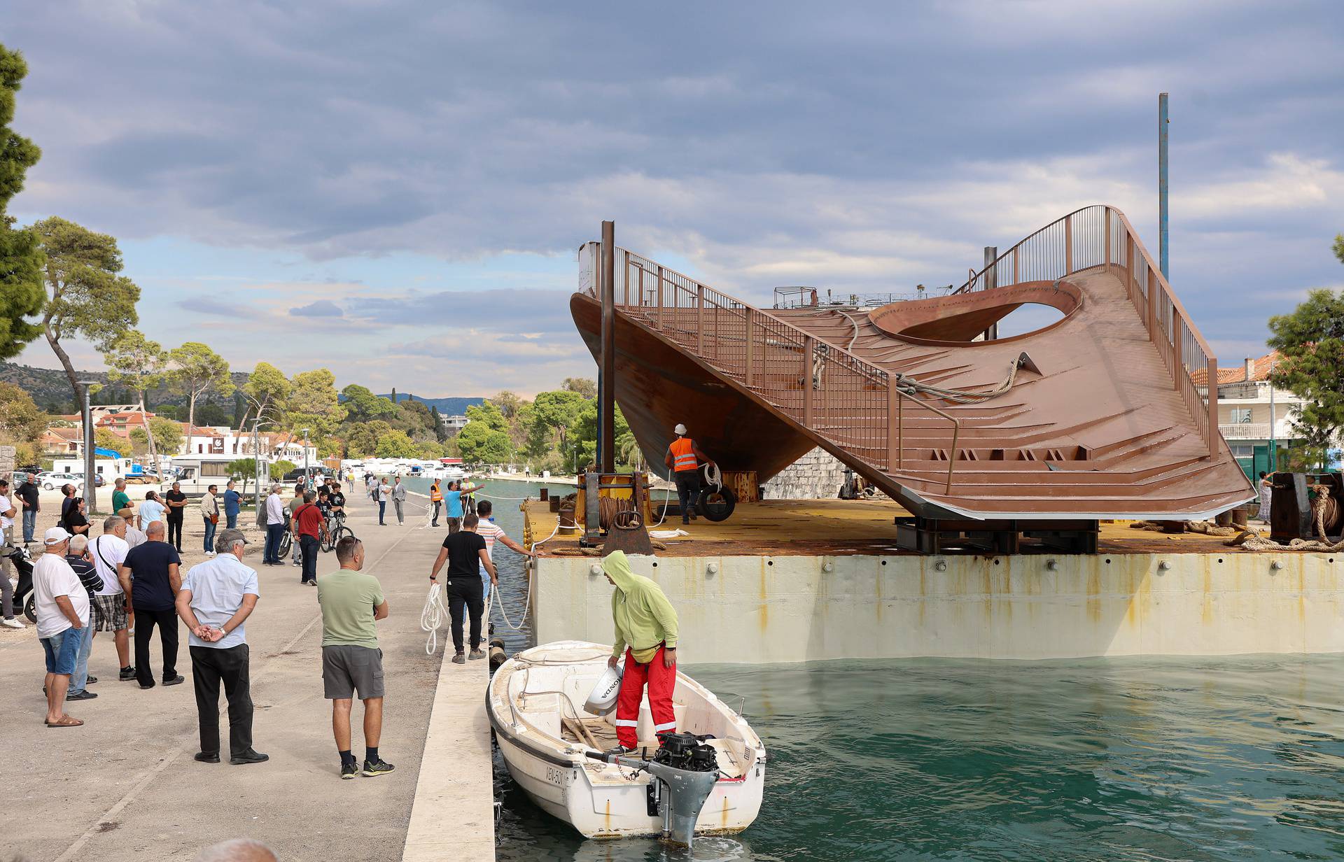 Trogir: Počinje montaža novog pješačkog mosta 