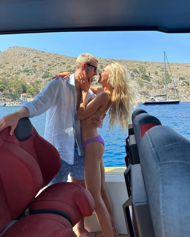 FOTO Slavni nogometaš ostavio suprugu zbog čudnih sklonosti