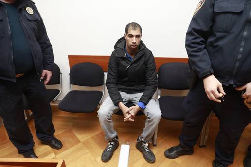 SKANDAL Marokanac izudarao policajku u Zagrebu! Ne ide u zatvor. Evo kakva mu je kazna