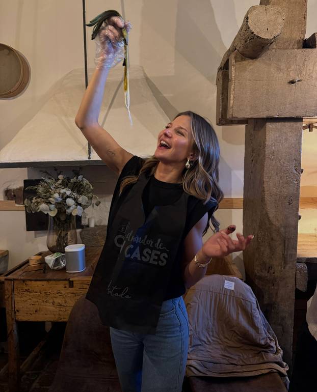 FOTO Supruga Barcelonine zvijezde pravi je 'fitness freak', a nekad se bavila karateom