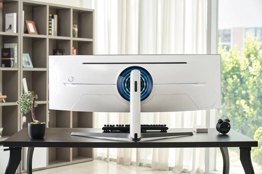 Gaming grdosija: Zakrivljeni Samsung Odyssey ide u prodaju