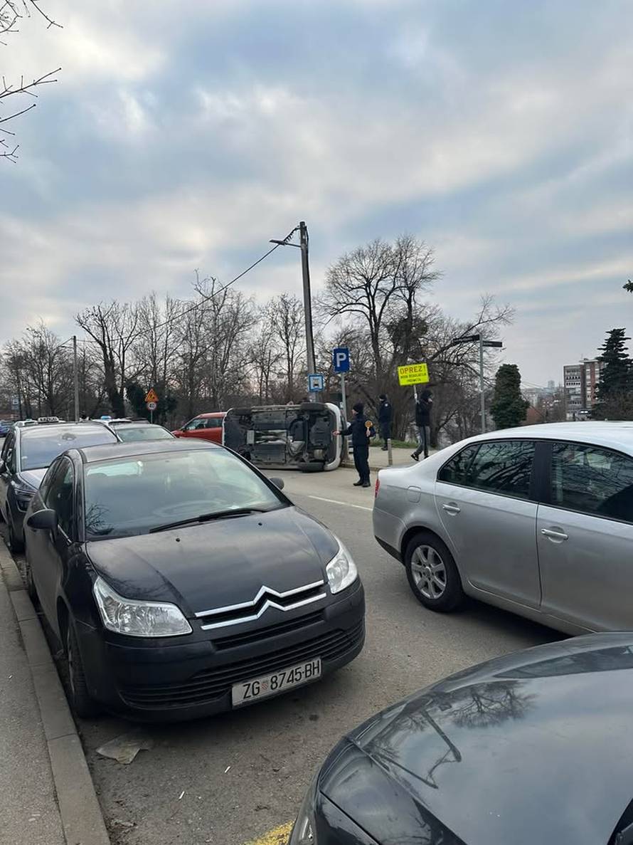 VIDEO Sudar dva auta kod Rebra, nastala velika gužva