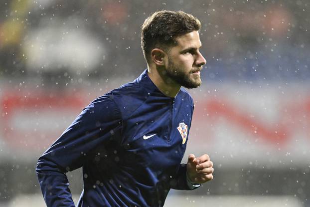 Podgorica: Zagrijavanje igrača prije početka utakmice Crna Gora - Hrvatska