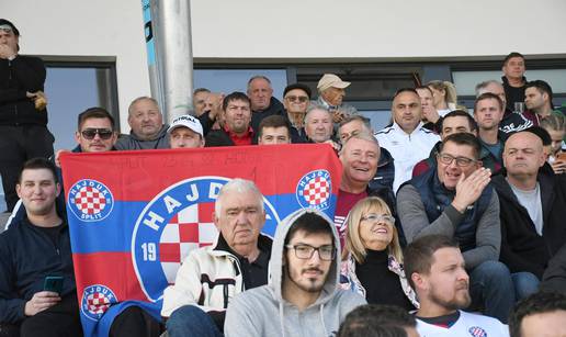 Fešta u Bjelovaru: Hajduk opet napunio tribine, stiglo je i 700 torcidaša uz strogo osiguranje