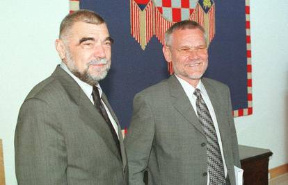 Prva sjednica Račanove vlade u Vukovaru 2000.