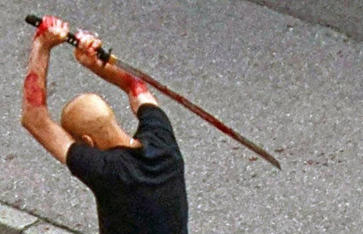 Ubio ga katanom na ulici jer je odao tajnu: 'Zašto si to poslao'