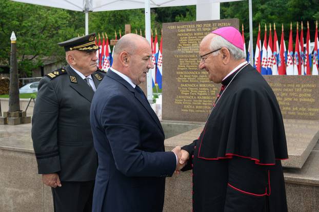 Komemoracija u povodu pokopa 500 hrvatskih žrtava u Donjem Maclju