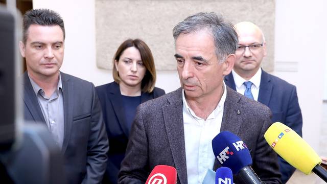Zagreb: Samostalna demokratska srpska stranka predala svoje liste DIP-u