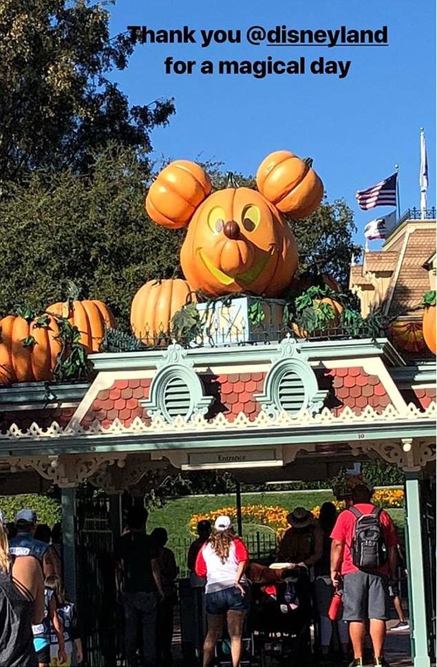 Proslava 37. rođendana: Kim se zabavljala u Disneylandu