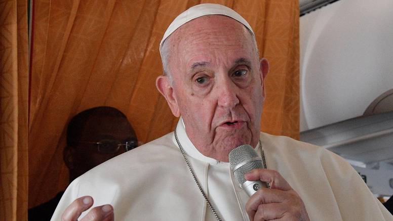 Božićna misa: Papa pozvao vjernike na "poniznost"