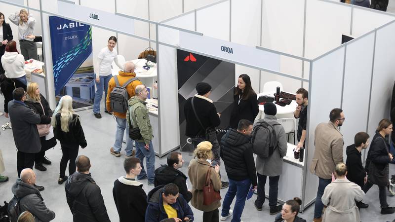 FOTO Traže se radnici: U Osijeku održan veliki Sajam poslova