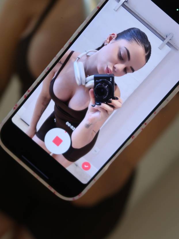 Nogometna zvijezda u središtu skandala: 'Pitao je možemo li sestra i ja obje s njim u krevet'