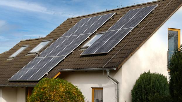 Home,Solar,Panel.,Alternative,Energy,Is,Used,For,Heating,And
