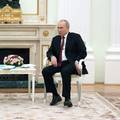 Neobično ponašanje Putina: Nervozno se tresao i izvrtao nogu, zdravlje mu je sve lošije?