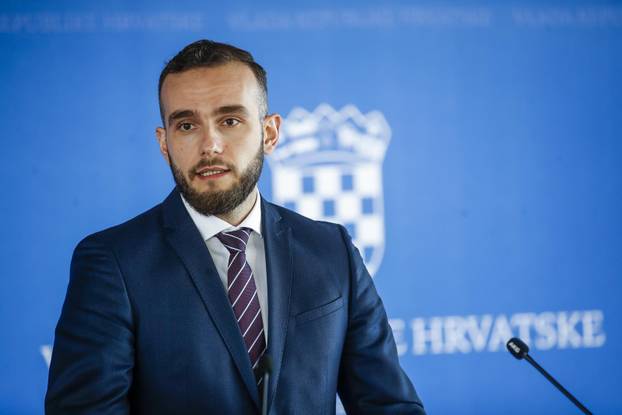 Zagreb: Josip Aladrovi&cacute; obratio se medijima nakon sjednice GSV-a