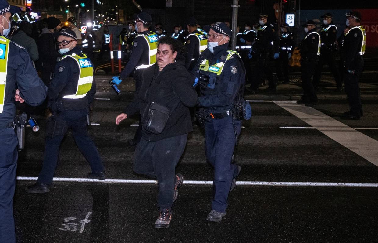 Prosvjedi protiv lockdowna, sukobi sa policijom: U Australiji sve više zaraženih koronom...