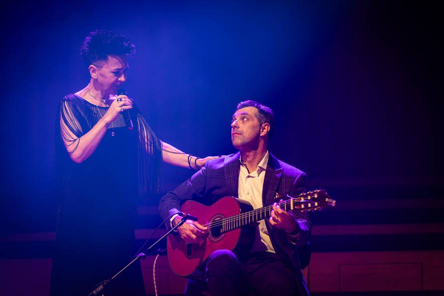 Amira Medunjanin ponovno oduševila publiku koncertom u rasprodanom Lisinskom