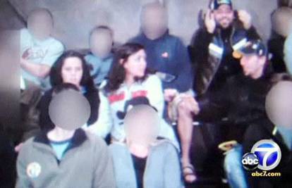 Hvatao ženu za grudi na vlaku smrti u Disneylandu