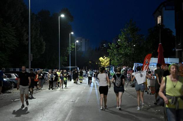 Zagreb: Skupljanje boca za vrijeme koncerta Marka Perkovića Thompsona 