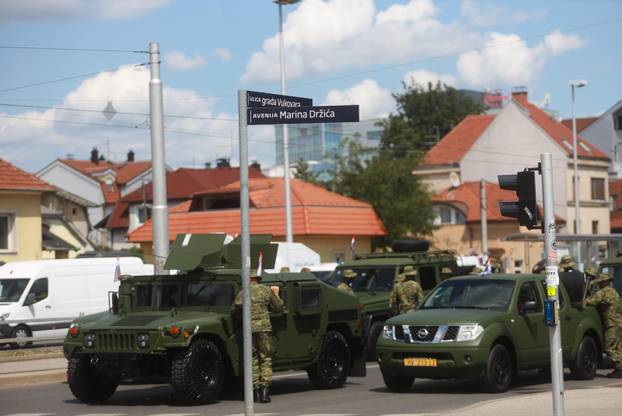 Zagreb: Izlazak vozila iz vojarne "1. gardijske brigade Tigrovi - Croatia"