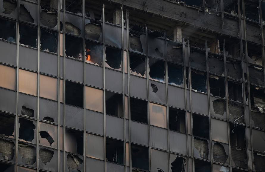 Zagreb: Ponovno je planuo požar na Vjesnikovoj zgradi 