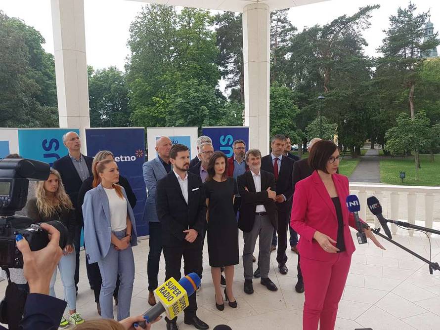 Bjelovar: Stranka s imenom i prezimenom, Pametno i Fokus predstavili koaliciju za izbore