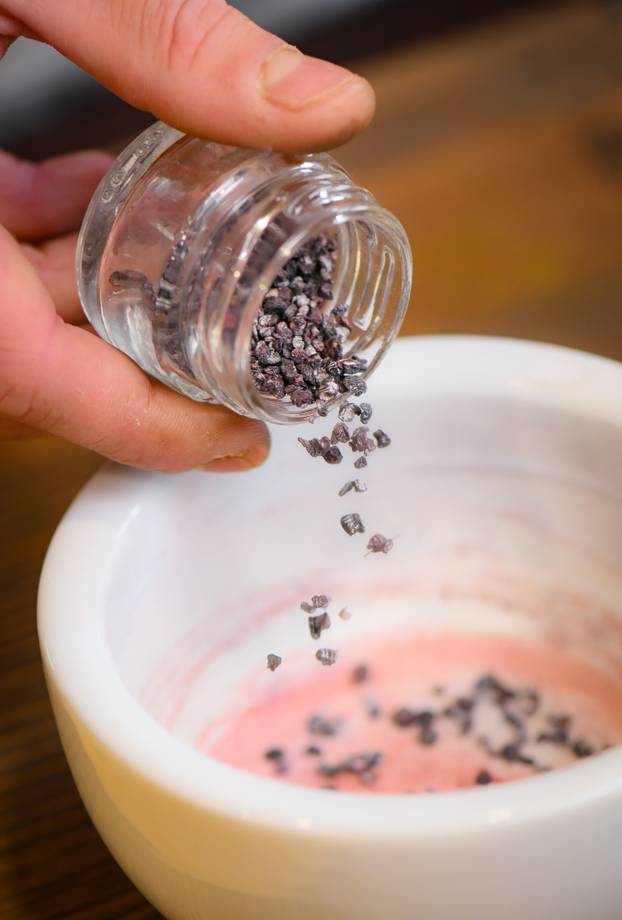 24sata Sveta Nedelja: Željko Ivković boja pisanice prirodnim bojama 