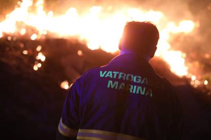 Vatrena kataklizma: Pogledajte koliko je požar bio blizu kućama