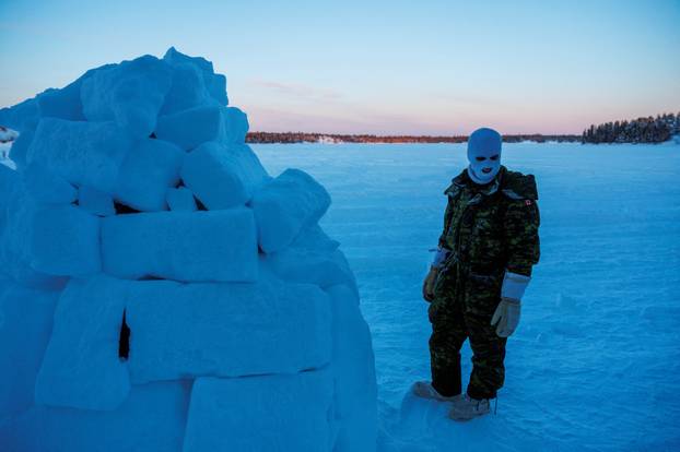 Canadian troops conduct arctic operations