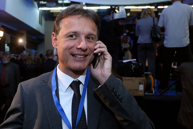 08.11.2015. Zagreb: Slavlje u stožeru Domoljubne koalicije nakon prvih izbornih rezultata