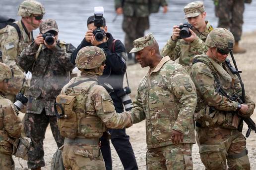 Trump razmi&scaron;lja o slanju vojnika. Cilj je bitan otok