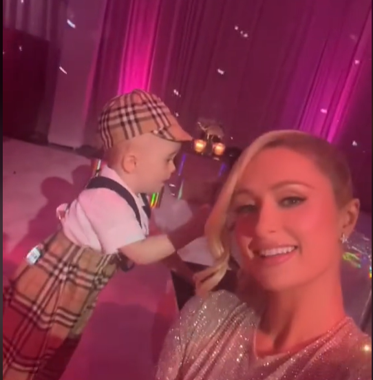 Paris Hilton partijala sa sinom (1): 'Klubitis vam je nasljedan'