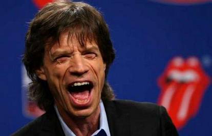 Mick Jagger i u svojoj 64. koristi ruž za usne