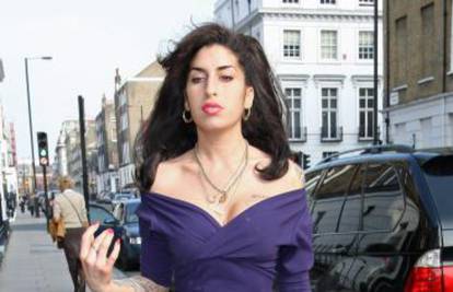 Bogatstvo Amy Winehouse je otišlo na isplatu njenih dugova