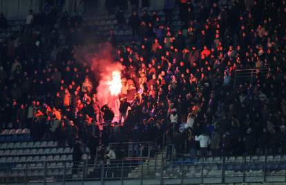 Grčke navijače smjestili među dinamovce, umalo nastao kaos