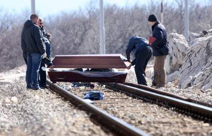 Na željezničkoj pruzi radnici našli truplo muškarca (79)