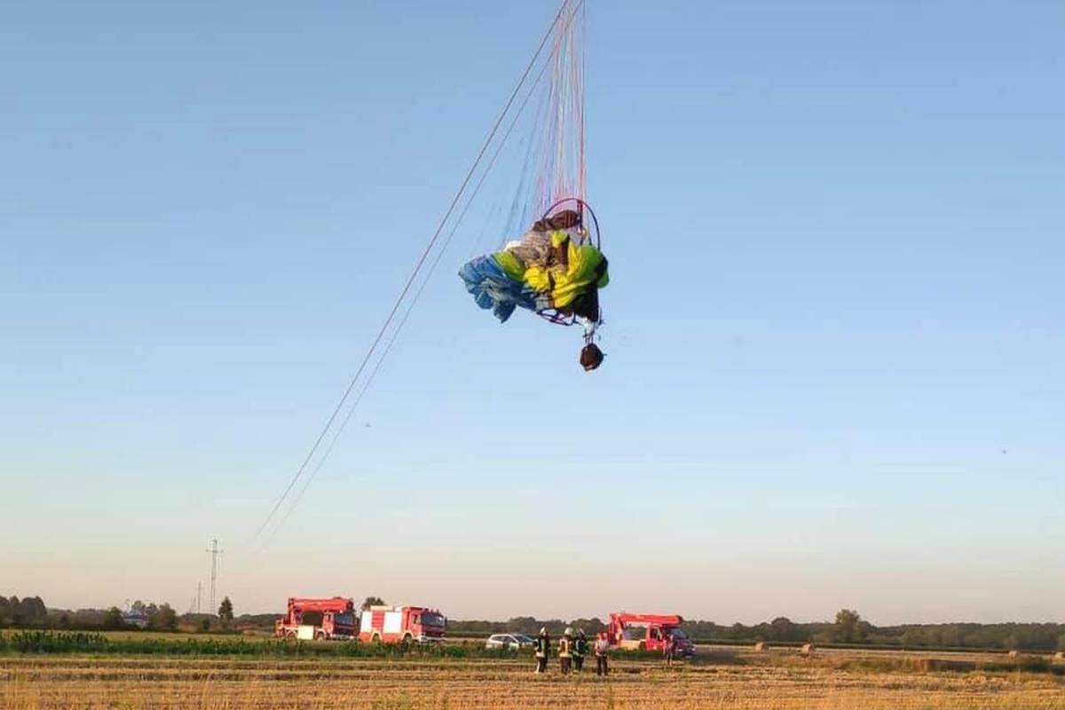 Virje: Paraglajder se zapetljao u strujne žice pa je skočio u polje