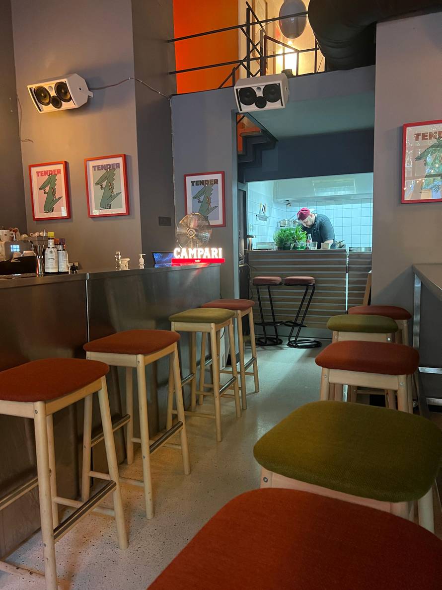 Posjetili smo novo IT koktel mjesto u Zagrebu! Tu radi TV zvijezda. Nudi se i 'pornstar'...