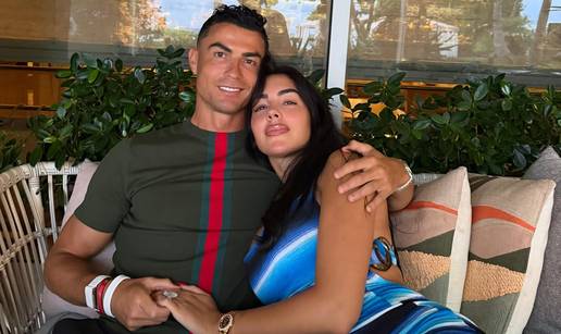Procurila navodna pozivnica za vjen&ccaron;anje Ronalda i Georgine. No izgleda da je sve la&zcaron;...