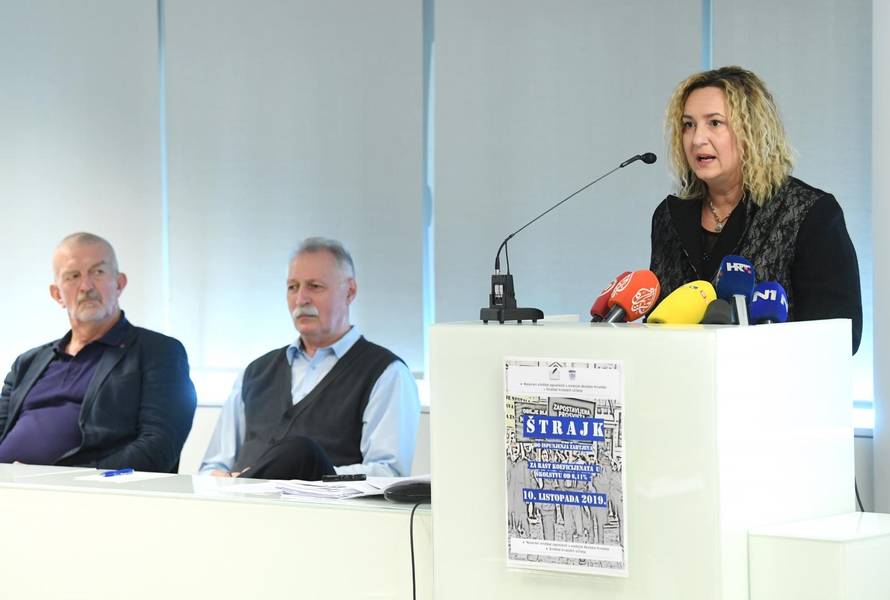 Zagreb: Konferencija za medije Sindikata hrvatski uÄitelja na kojoj je najavljen nastavak Å¡trajka