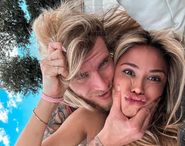 FOTO Diletta otkrila trbuščić! 'Najljepši poklon za ovaj Božić'