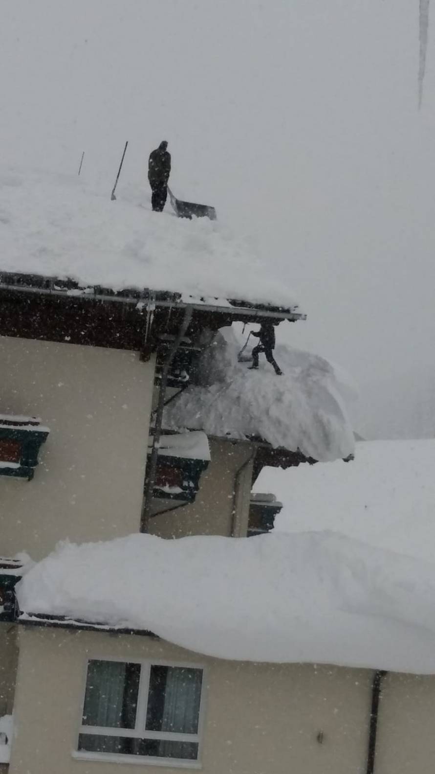 Vapaj zametenih Hrvata: Strah nas je, molimo se da preživimo