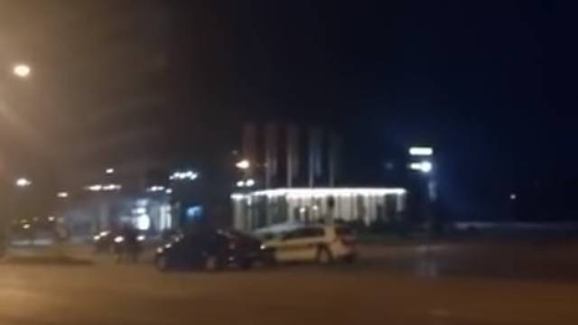 Ponoćni šok u Banja Luci: Uzeo zolju i pogodio poslovnu zgradu