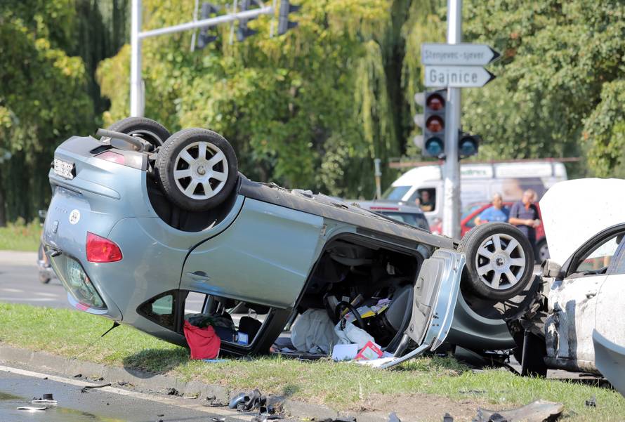 Napušen je jurio i izazvao tri sudara: Šalju ga na psihijatriju