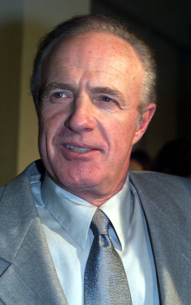 FILE PHOTO: ACTOR JAMES CAAN AT PREMIERE OF THE YARDS IN LOS ANGELES.